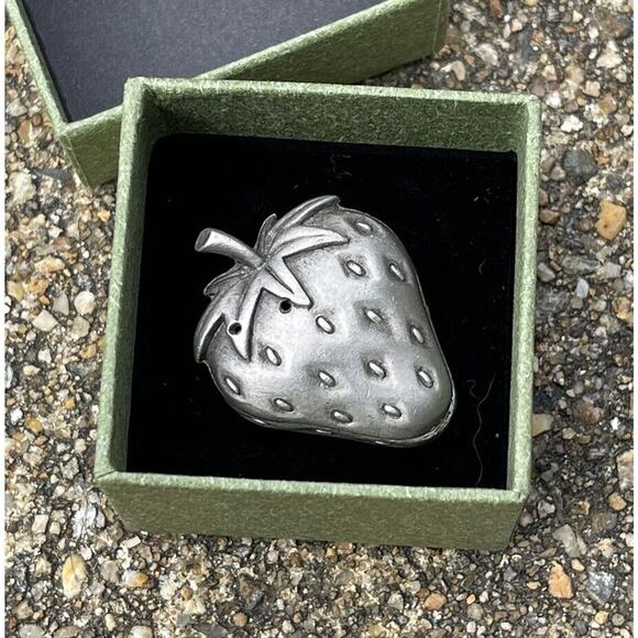 Vintage Ms. Dee signed Pewter Strawberry Trinket Box Collectible #8-B - Picture 1 of 14